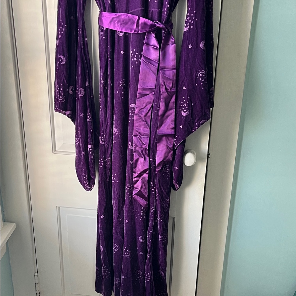 Spirit Halloween Celestial Purple Hooded Robe Mystic Dress Costume Plus Size - Picture 6 of 11